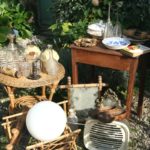 retour de chine juillet 2016 vintage - 2016 année de chine - Brocante de la Pointe Minard - vintage, osier, table basse, porte revues, miroir, table, mirois dorés, rat de cave, verres et carafes, lampes, sabots, radiateur vintage, porte manteaux