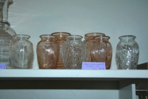 collections vases en verre moulé Brocante de la Pointe Minard