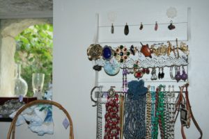 nouveau : des bijoux à la Brocante de la Pointe Minard, à Plouézec, près de Paimpol