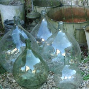 Dame Jeanne bonbonne à la Brocante de la Pointe Minard de Plouézec, près de Paimpol