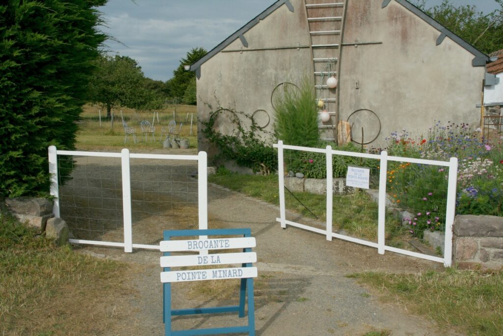 Brocante de la Pointe Minard à Plouézec, près de Paimpol